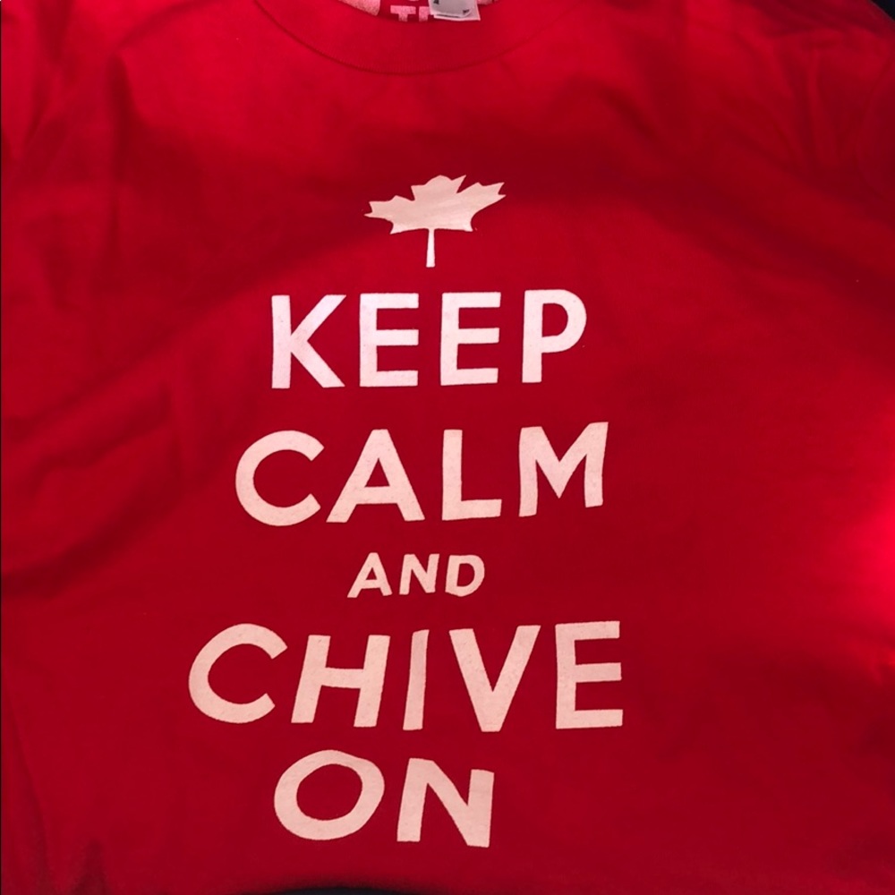 New XL women’s Canada Leaf chive tee